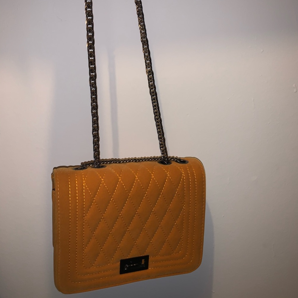 Quilted crossbody bag